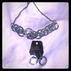 Silver style circle necklace & earrings